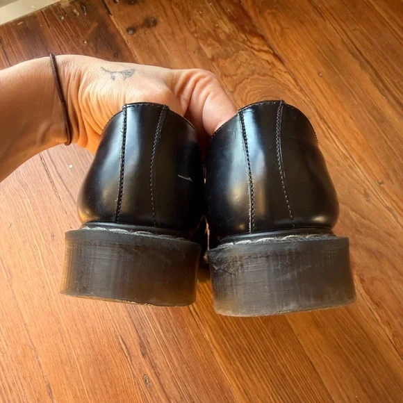 Solovair Black Hi Shine Gibson Shoe UK 5 women’s. 7.5 or 7.5-8 Made in England - Picture 4 of 6